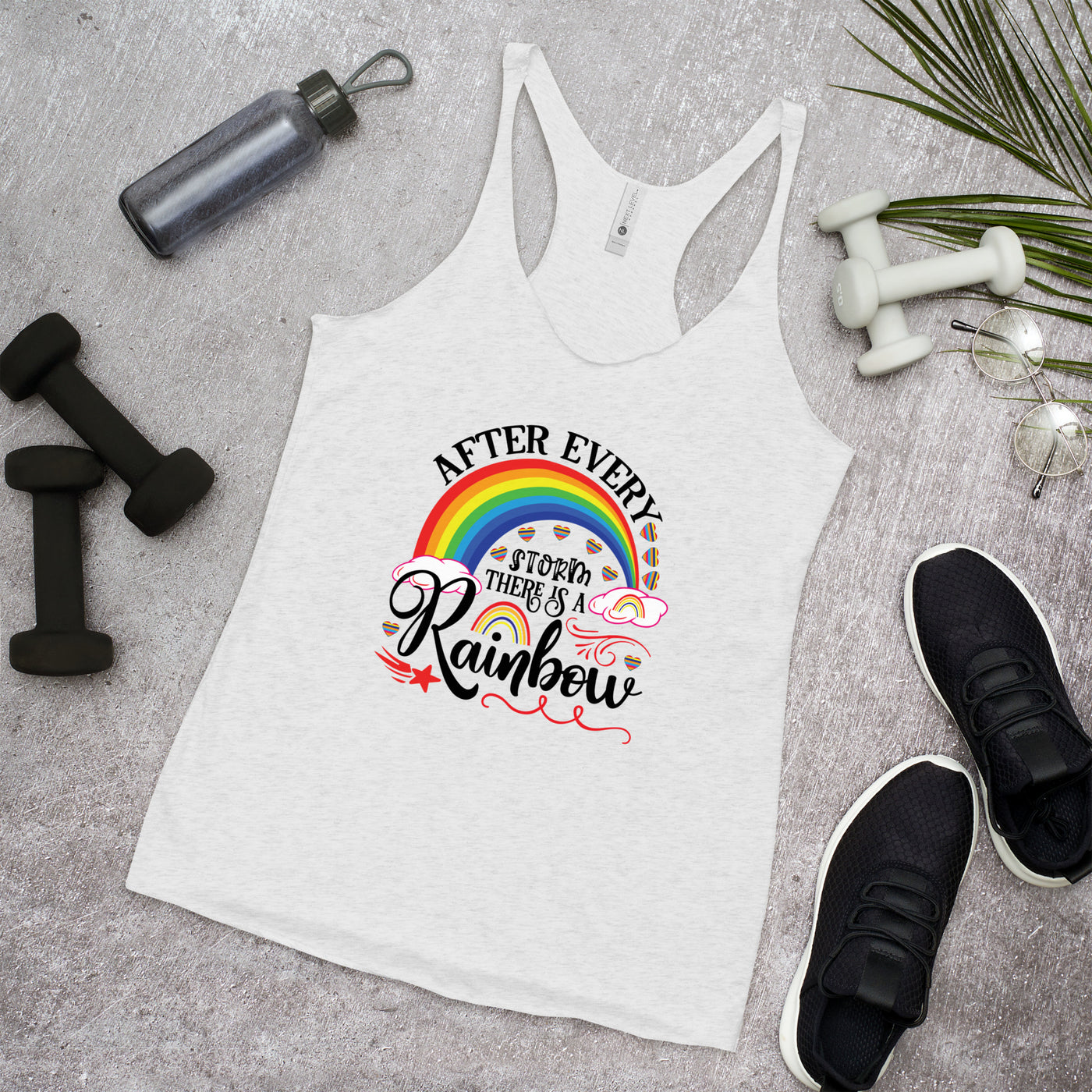 „Nach jedem Regenbogen ist ein Sturm“ Racerback Tank für Frauen