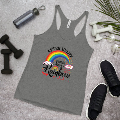 „Nach jedem Regenbogen ist ein Sturm“ Racerback Tank für Frauen