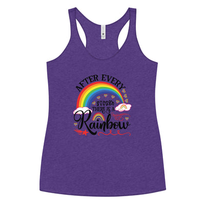 „Nach jedem Regenbogen ist ein Sturm“ Racerback Tank für Frauen