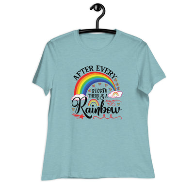 "Nach jedem Sturm ist ein Regenbogen" Frauen-T-Shirt mit V-Ausschnitt