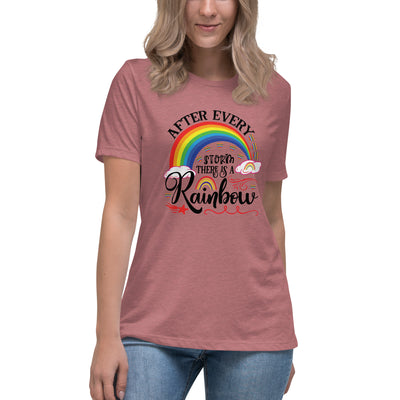 "Nach jedem Sturm ist ein Regenbogen" Frauen-T-Shirt mit V-Ausschnitt