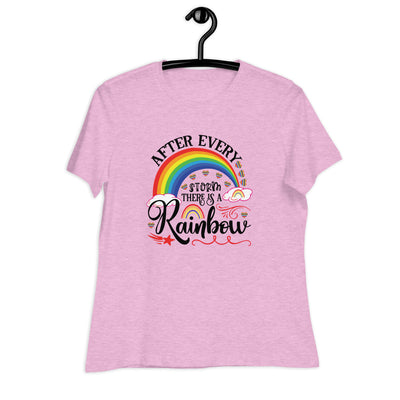 "Nach jedem Sturm ist ein Regenbogen" Frauen-T-Shirt mit V-Ausschnitt