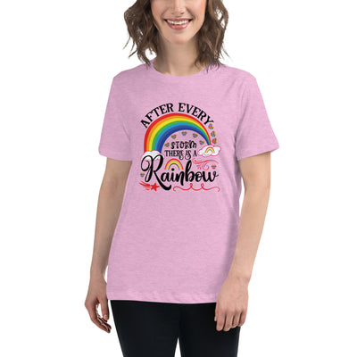 "Nach jedem Sturm ist ein Regenbogen" Frauen-T-Shirt mit V-Ausschnitt